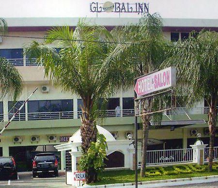 Global Inn Keluarga Sedati Luaran gambar